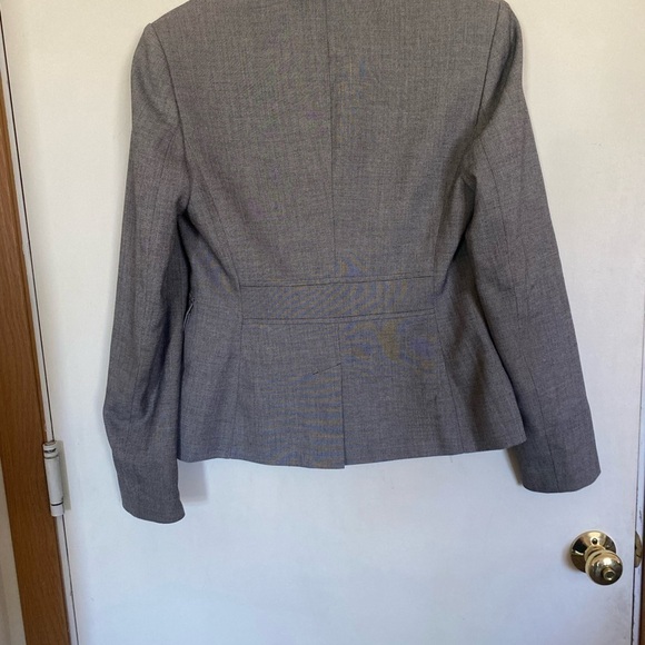 Like new Calvin Klein ladies stretch size 4 blazer - Picture 2 of 6